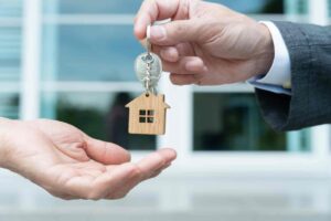 French Leaseback What happen after the end date of the commercial lease traech lawyer
