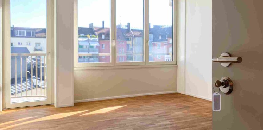 Pre-emptive right of the lessee operating a student or hotel residence traesch lawyer