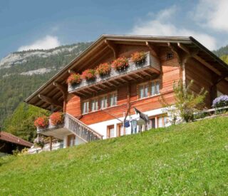 Join Owners of Refuge du Montagnard Les Arcs traesch lawyer