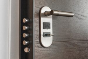 MADAME VACANCES dispossession and changing the locks traesch lawyer